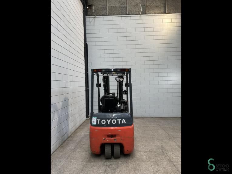 Forklifts Electric Toyota 8 FBET 20 2014 Triplex