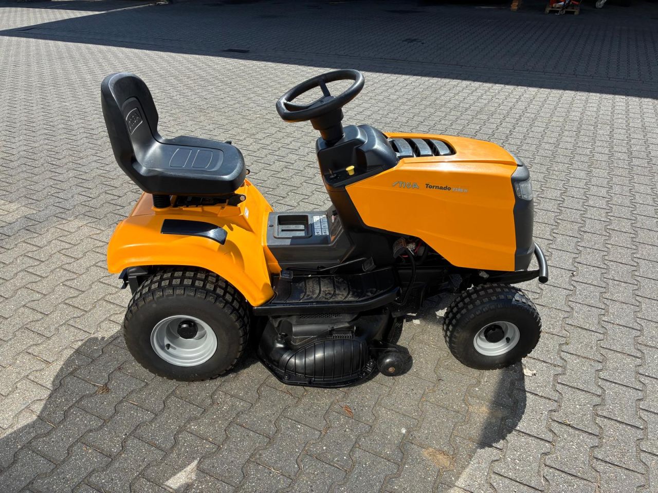 Stiga Tornado 2198H zitmaaier