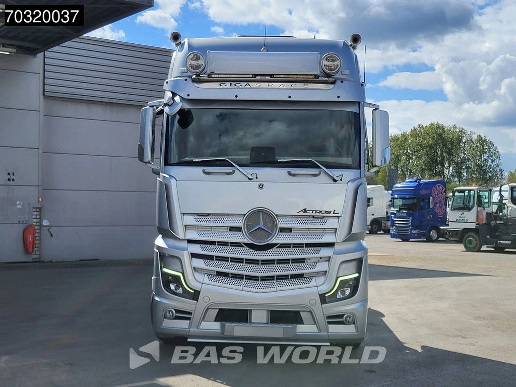 Mercedes Actros Actros 1963 4X2 GigaSpace Retarder Full-Air 2xTanks Alcoa's ACC Navi