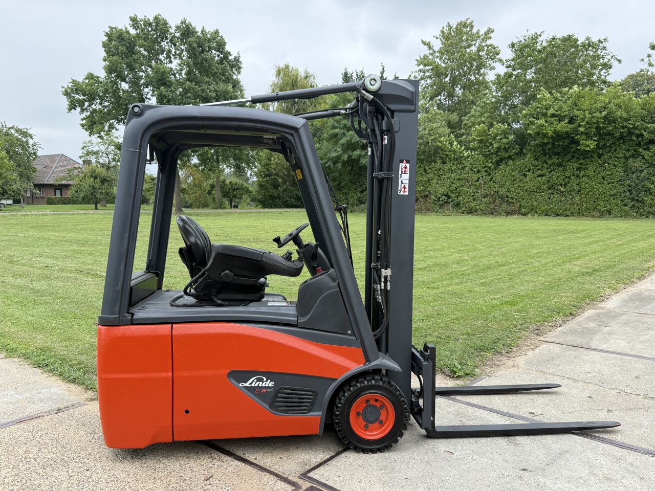 Linde E16 BJ2020 5300uur triplex 4.75M freelift Sideshift