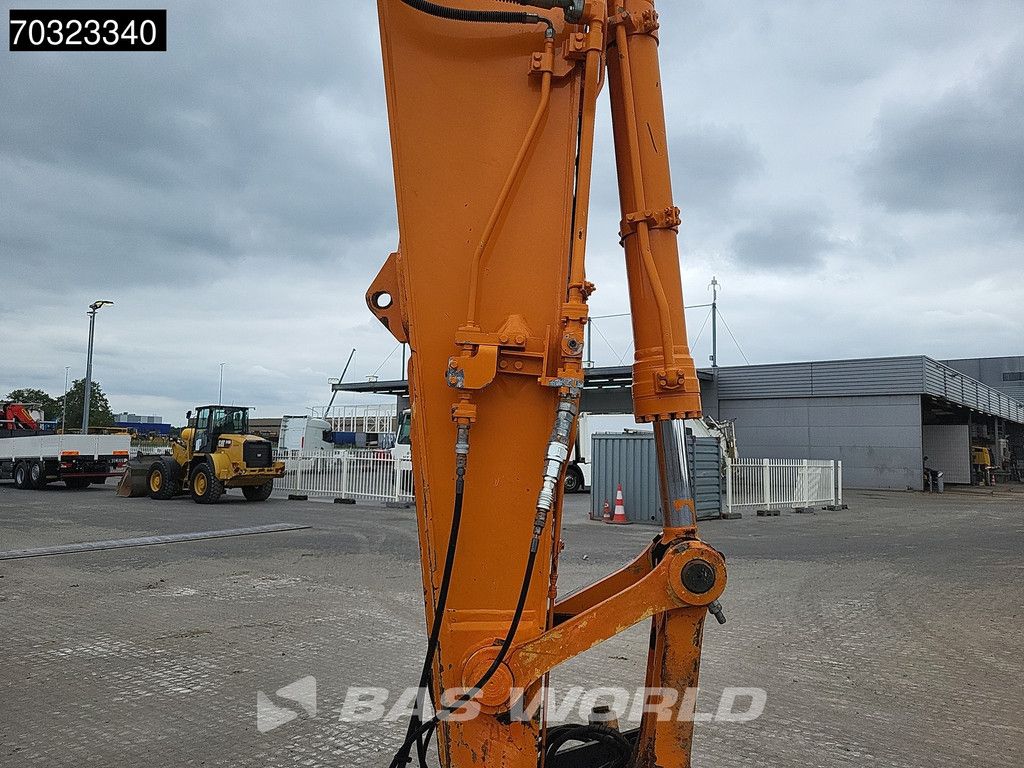 Komatsu PC240 LC-10