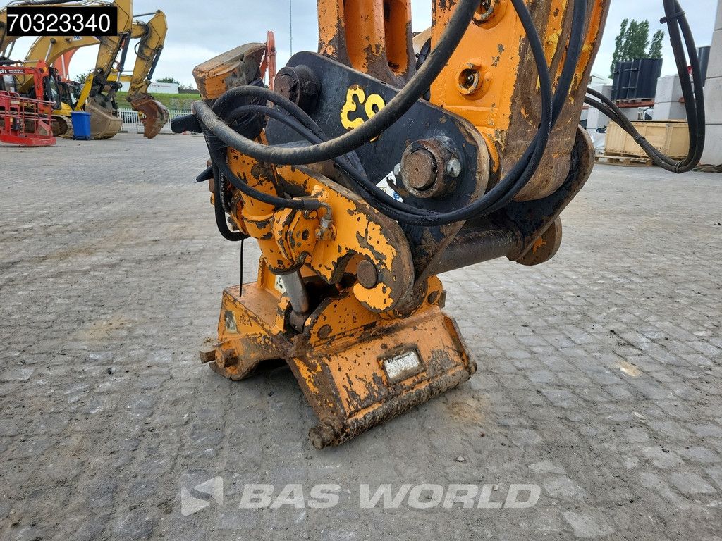 Komatsu PC240 LC-10