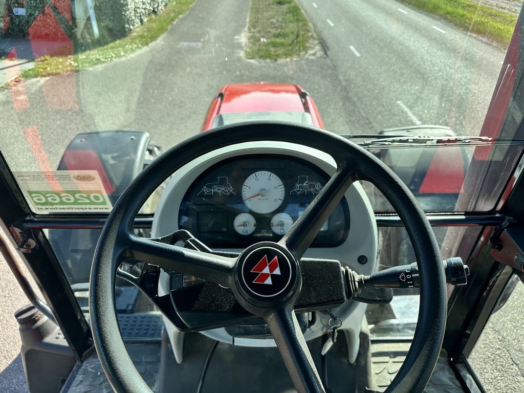 Massey-Ferguson 6475