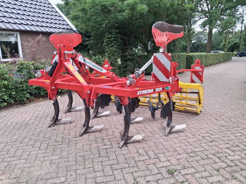 Pottinger 3020 SYNKRO cultivator