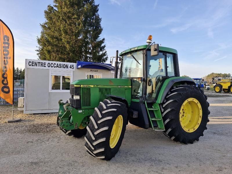 John Deere 6910