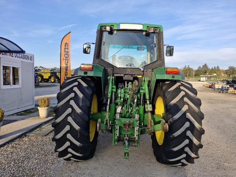 John Deere 6910