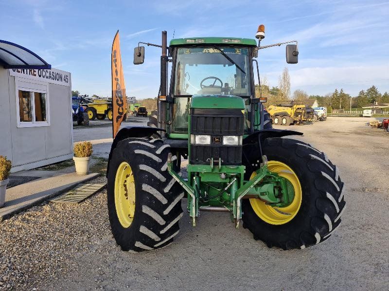 John Deere 6910