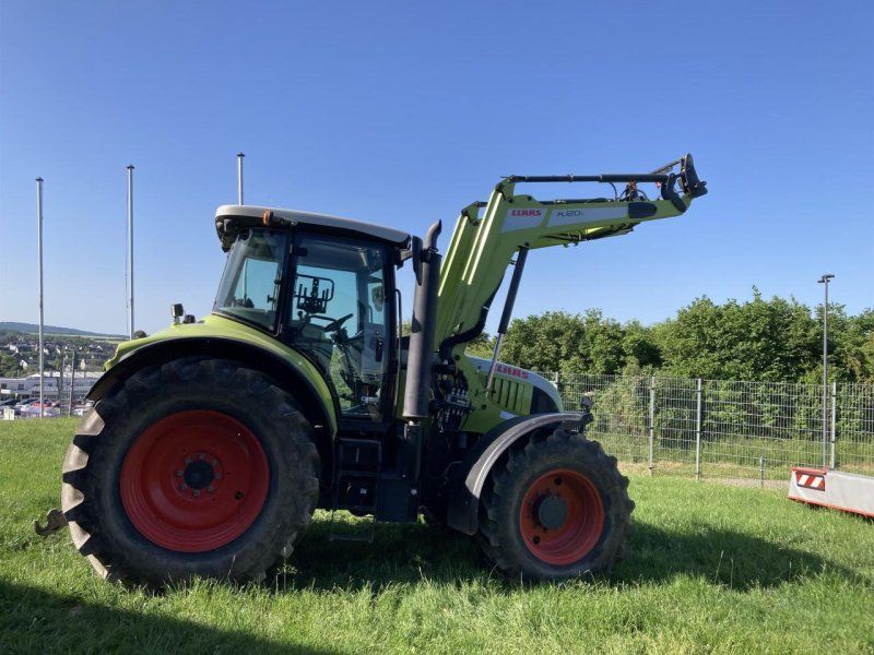 Claas Arion 640