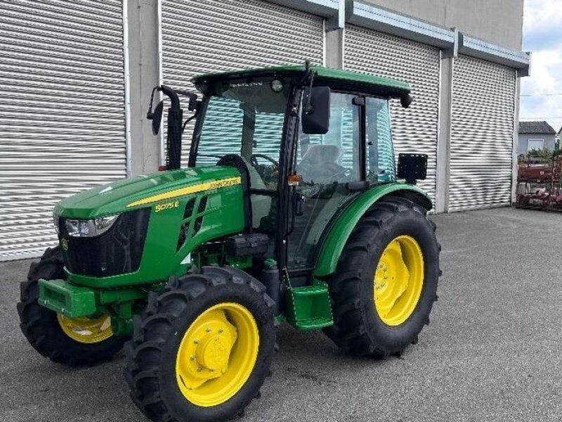 John Deere 5075 E