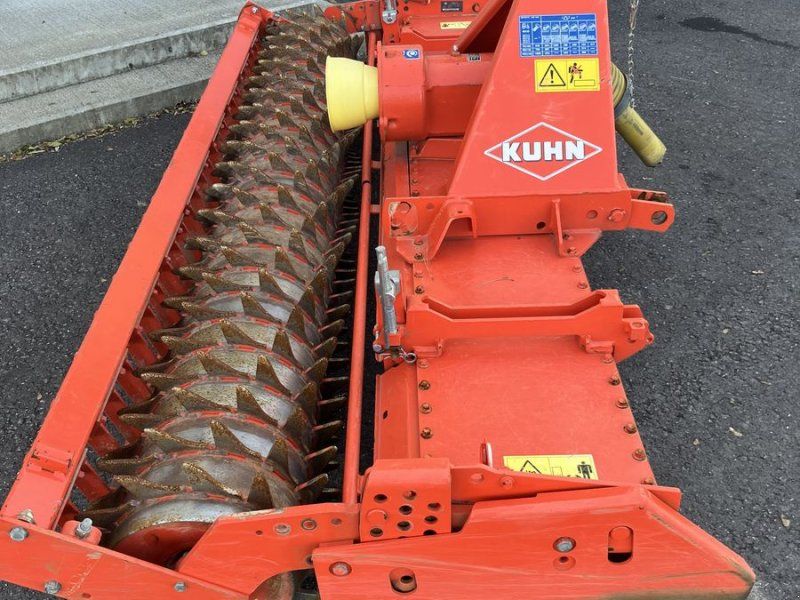 Kuhn HRB302D
