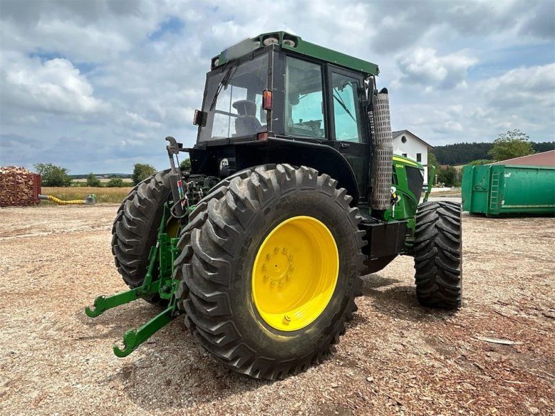 John Deere 6210R
