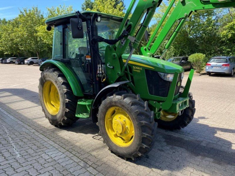 John Deere 5058E MIT FRONTLADER