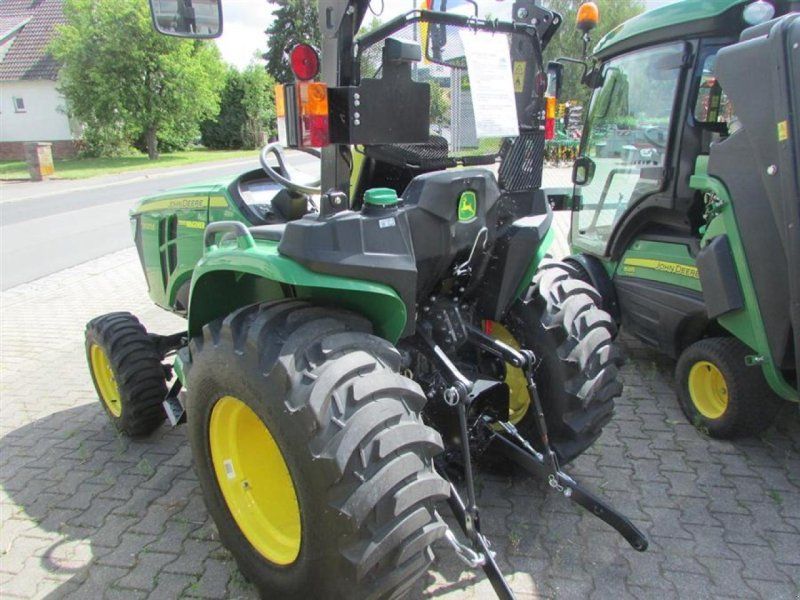 John Deere 3025E