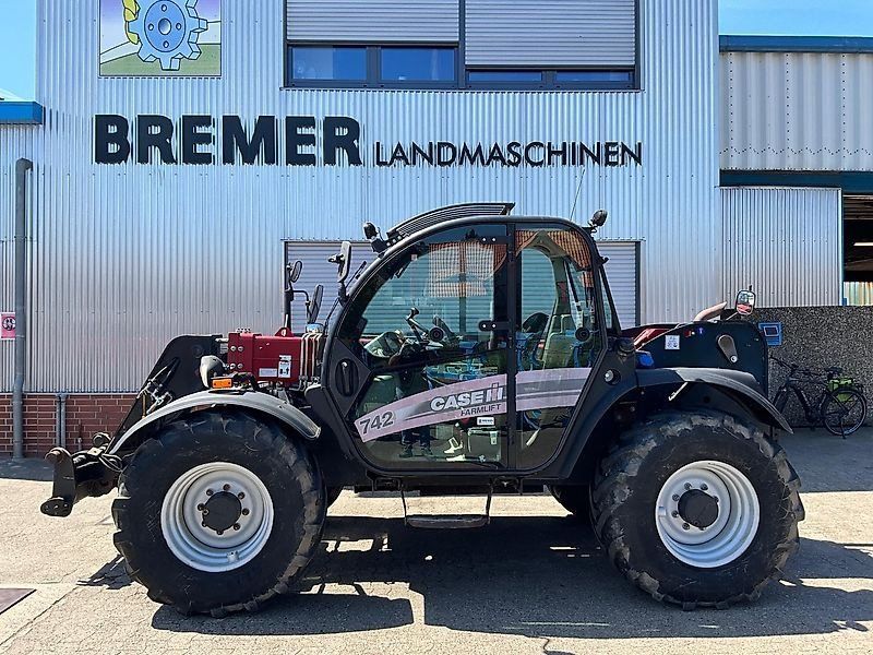 Case IH FARMLIFT 742  Stage IV