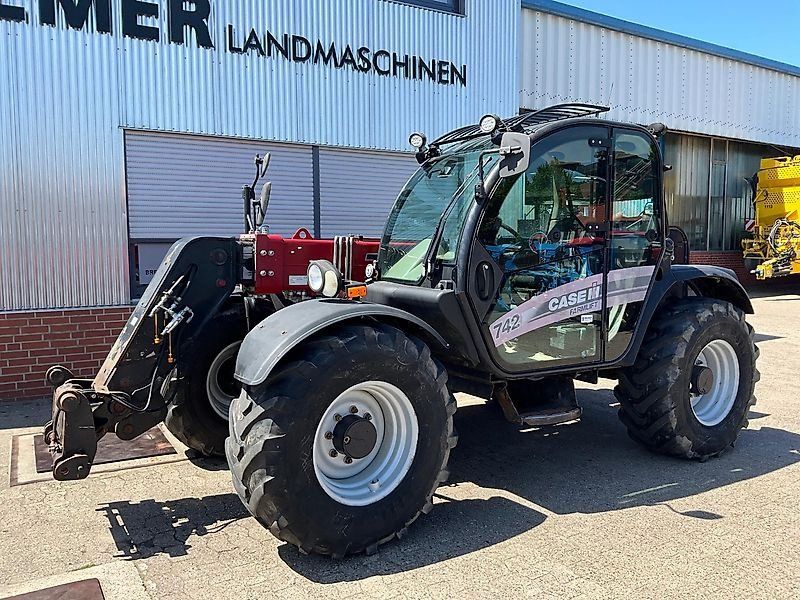 Case IH FARMLIFT 742  Stage IV