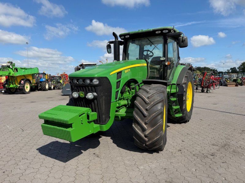 John Deere 8320 R   Powershift