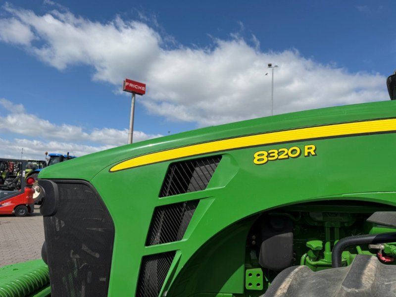 John Deere 8320 R   Powershift