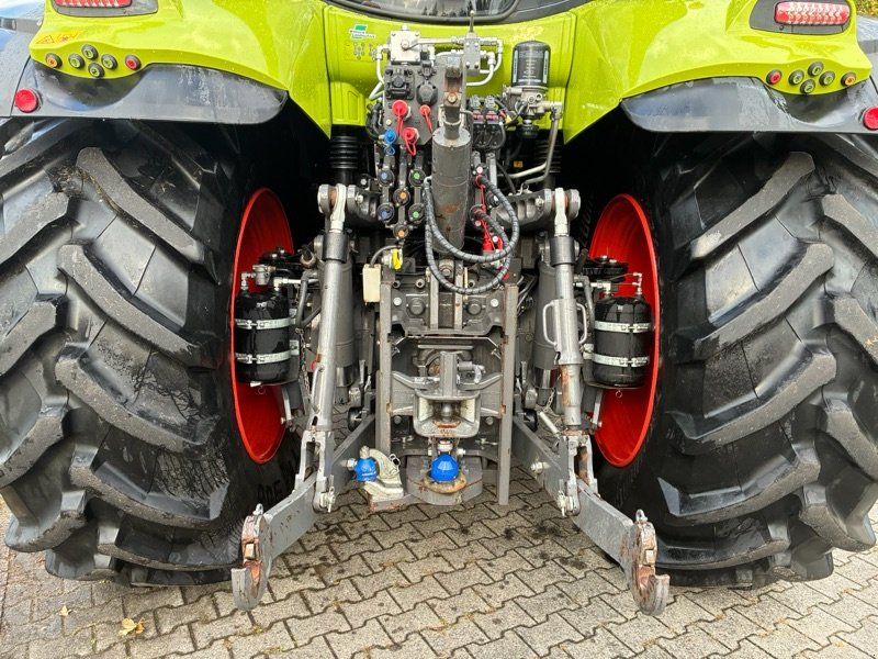 Claas Axion 870
