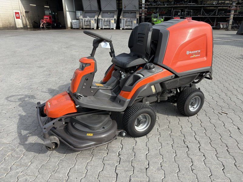 Husqvarna RC 320Ts AWD mit 112cm Mähdeck 200h