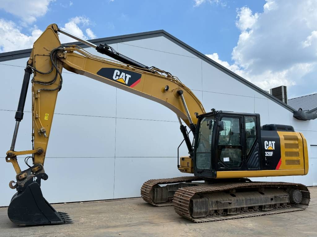 CAT 320FL - Hammer Lines / Automatic Greasing