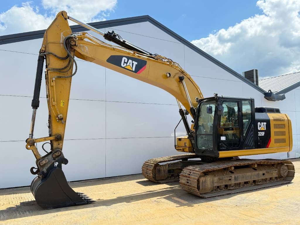 CAT 320FL - New Bucket / Hammer Lines / Camera