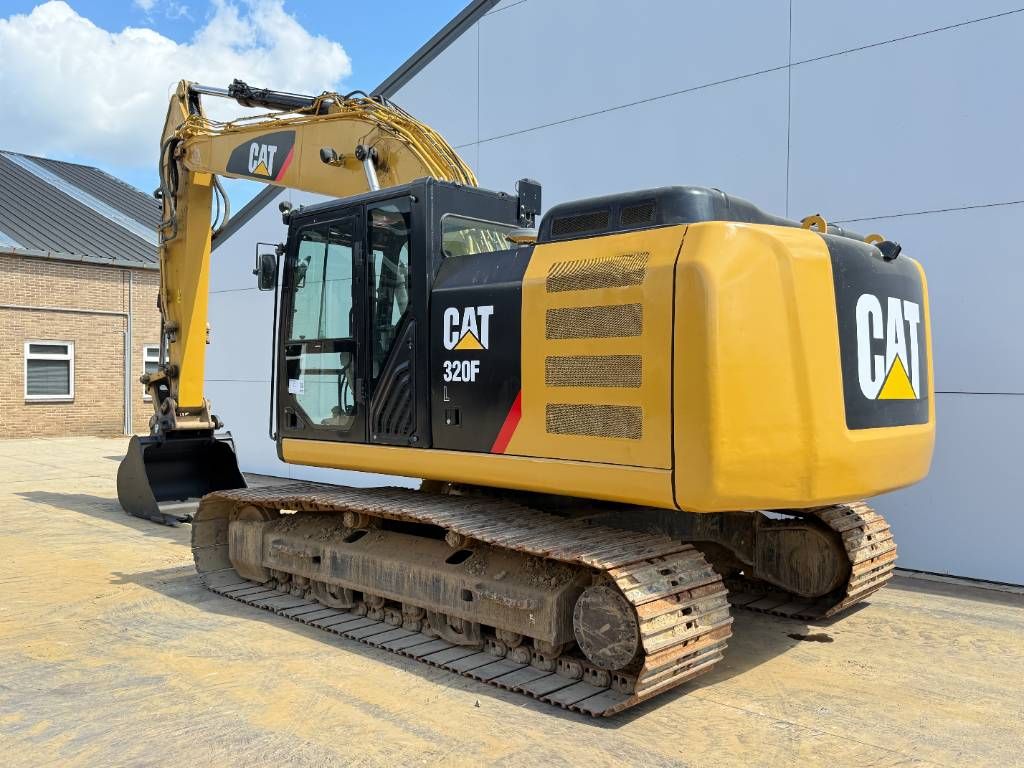 CAT 320FL - New Bucket / Hammer Lines / Camera