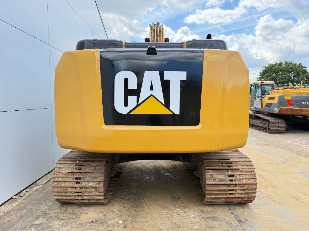 CAT 320FL - New Bucket / Hammer Lines / Camera