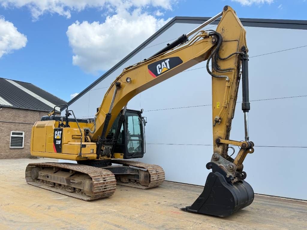 CAT 320FL - New Bucket / Hammer Lines / Camera