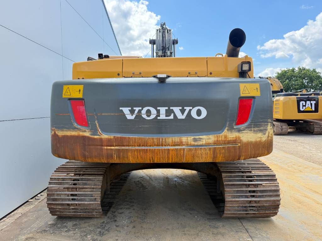 Volvo EC250DL - Hammer Lines / Automatic Greasing
