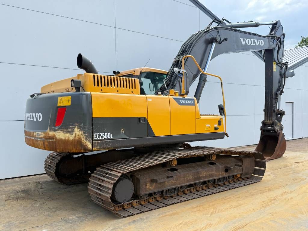 Volvo EC250DL - Hammer Lines / Automatic Greasing