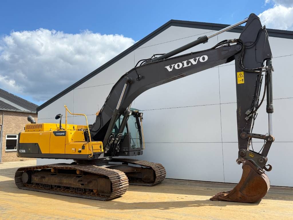 Volvo EC250DL - Hammer Lines / Automatic Greasing