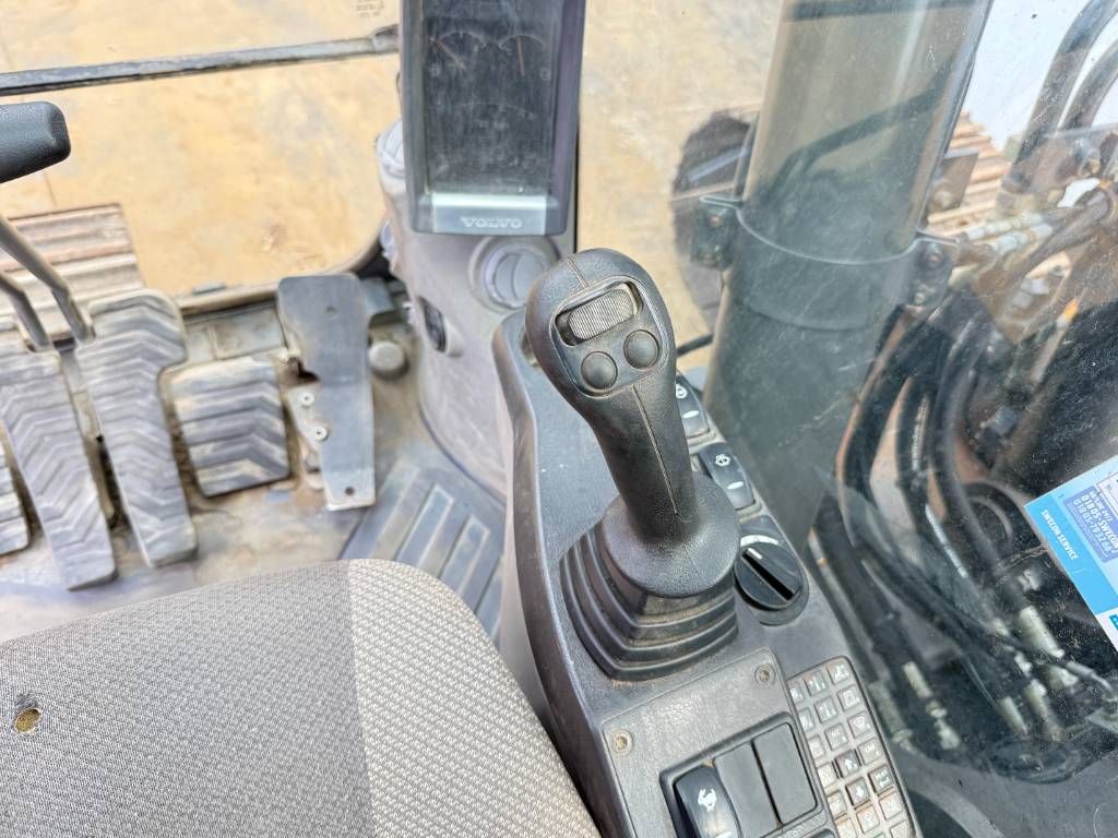 Volvo EC250DL - Hammer Lines / Automatic Greasing