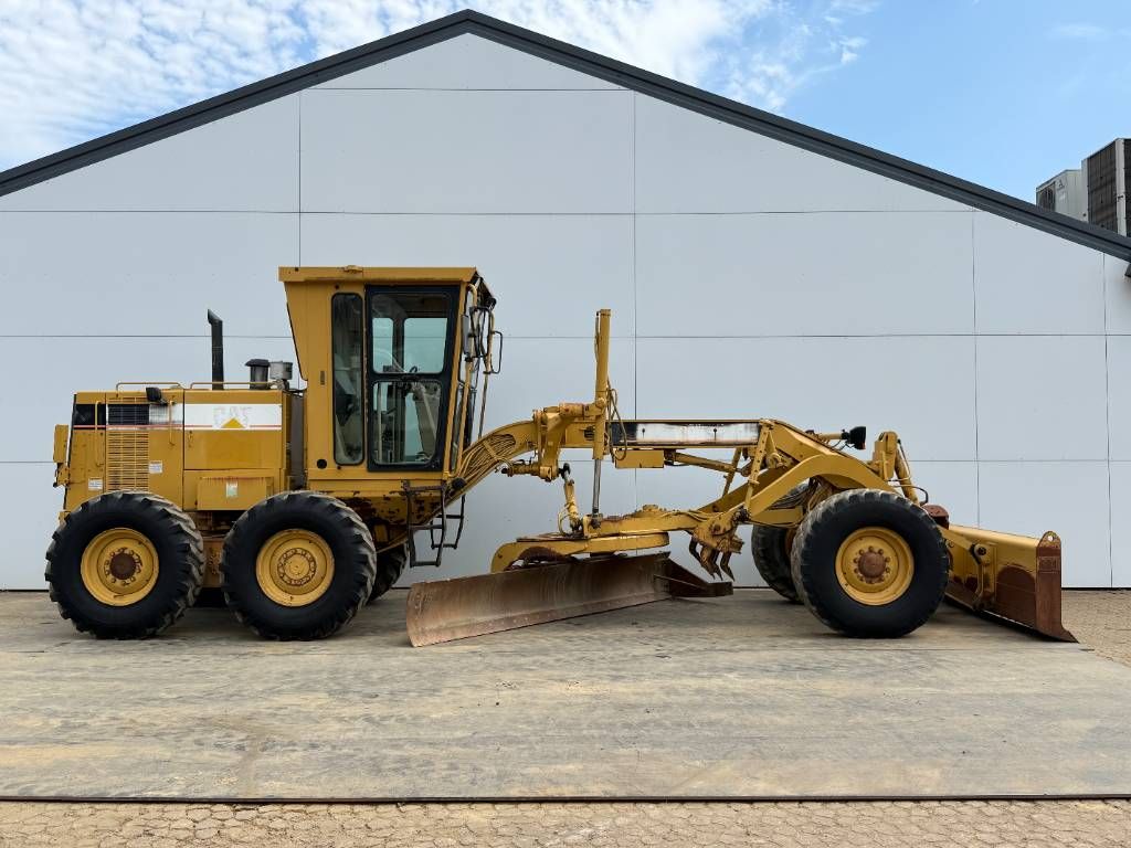 CAT 120H - Front Blade / Scarifier / Top Condition