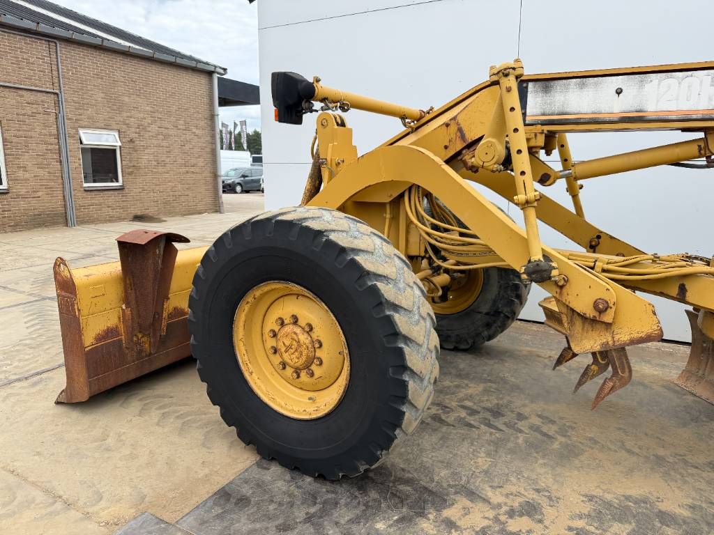 CAT 120H - Front Blade / Scarifier / Top Condition