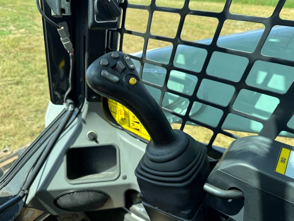 Bobcat T590 - Track Loader / Closed Cab