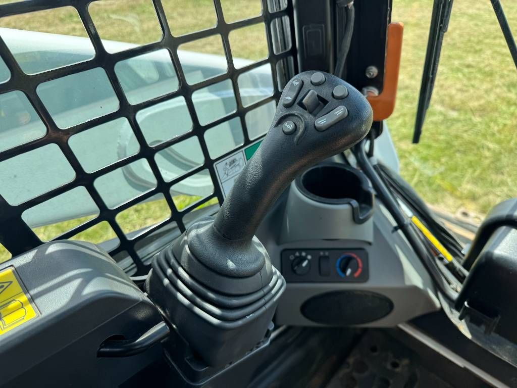 Bobcat T590 - Track Loader / Closed Cab