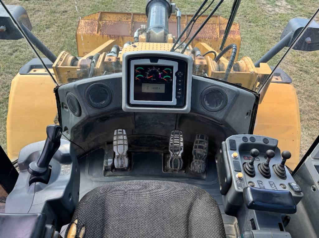 CAT 966K - 3rd Function / Automatic Greasing