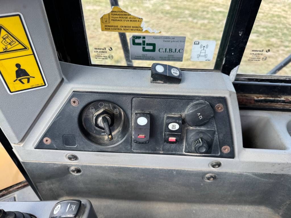 CAT 966K - 3rd Function / Automatic Greasing