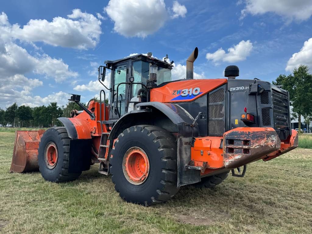 Hitachi ZX310-6 - 3rd Function / Automatic Greasing