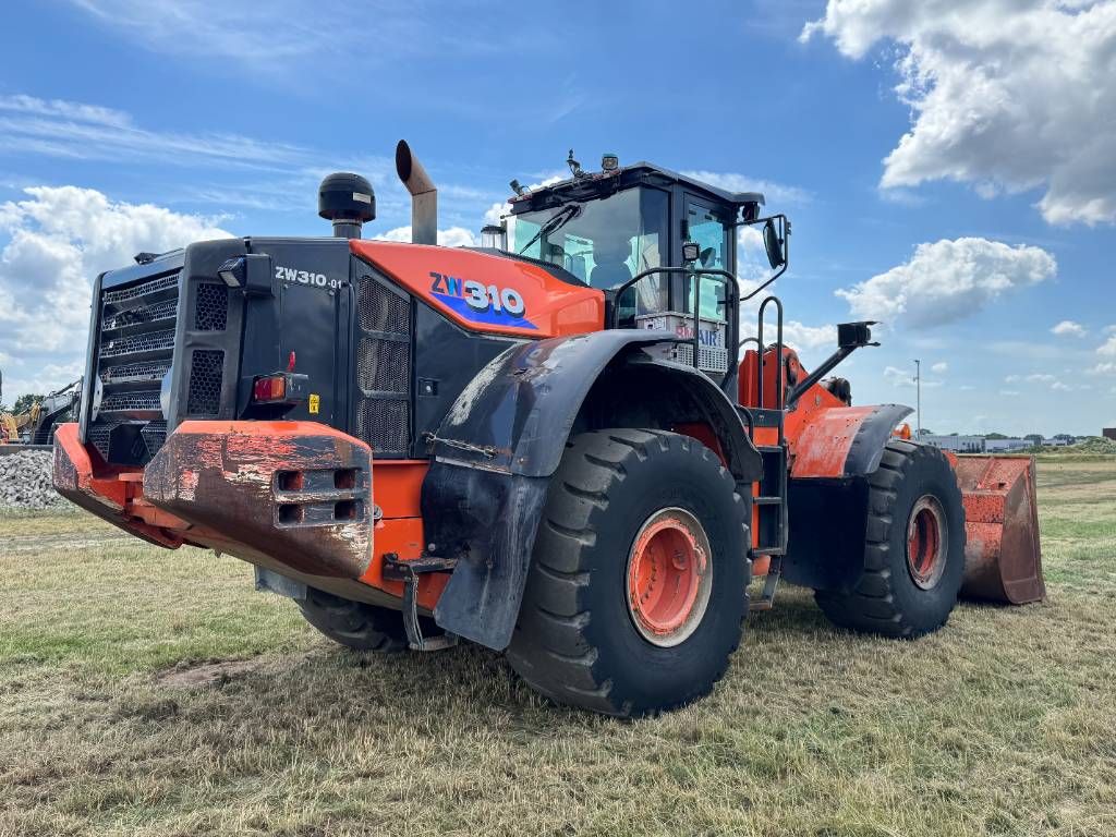 Hitachi ZX310-6 - 3rd Function / Automatic Greasing