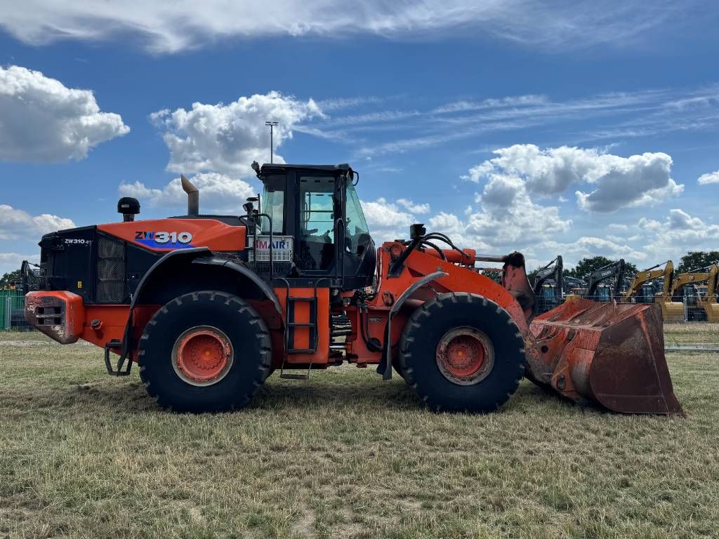 Hitachi ZX310-6 - 3rd Function / Automatic Greasing