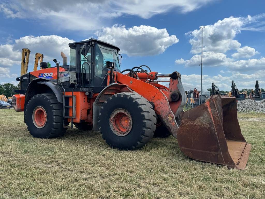 Hitachi ZX310-6 - 3rd Function / Automatic Greasing