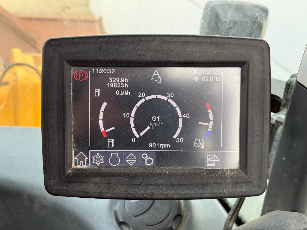 Liebherr L580 - Automatic Greasing / Heated Seat