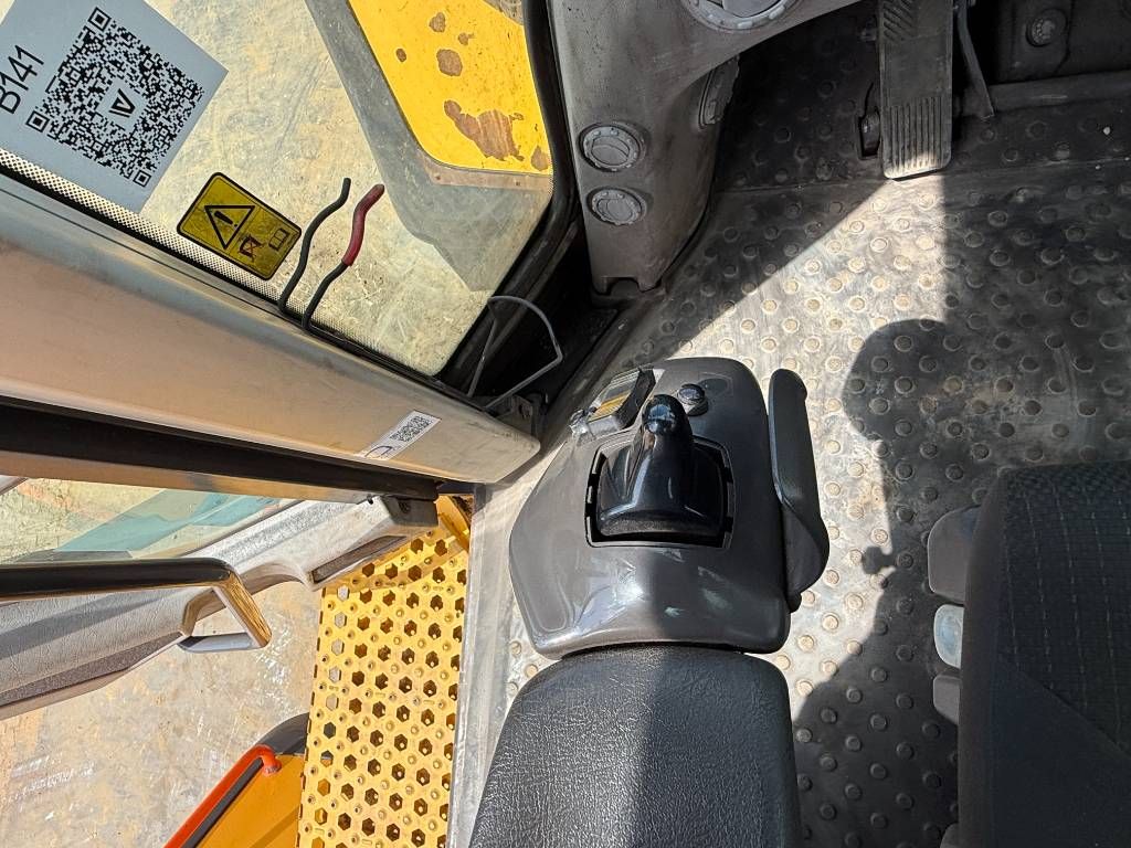 Volvo L220H - CDC Steering / Excellent Tyres