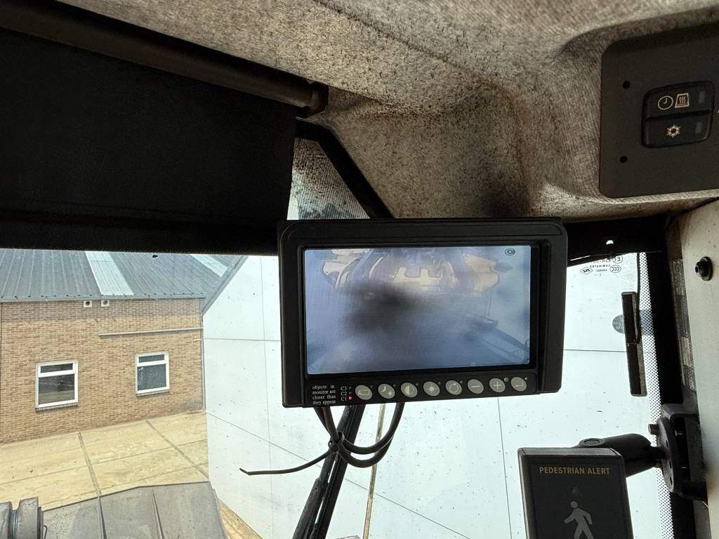 Volvo L220H - CDC Steering / Excellent Tyres