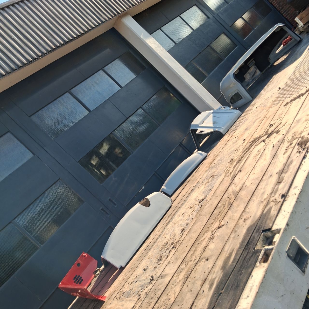 Diverse Motorkappen Takeuchi en Zijschild.
