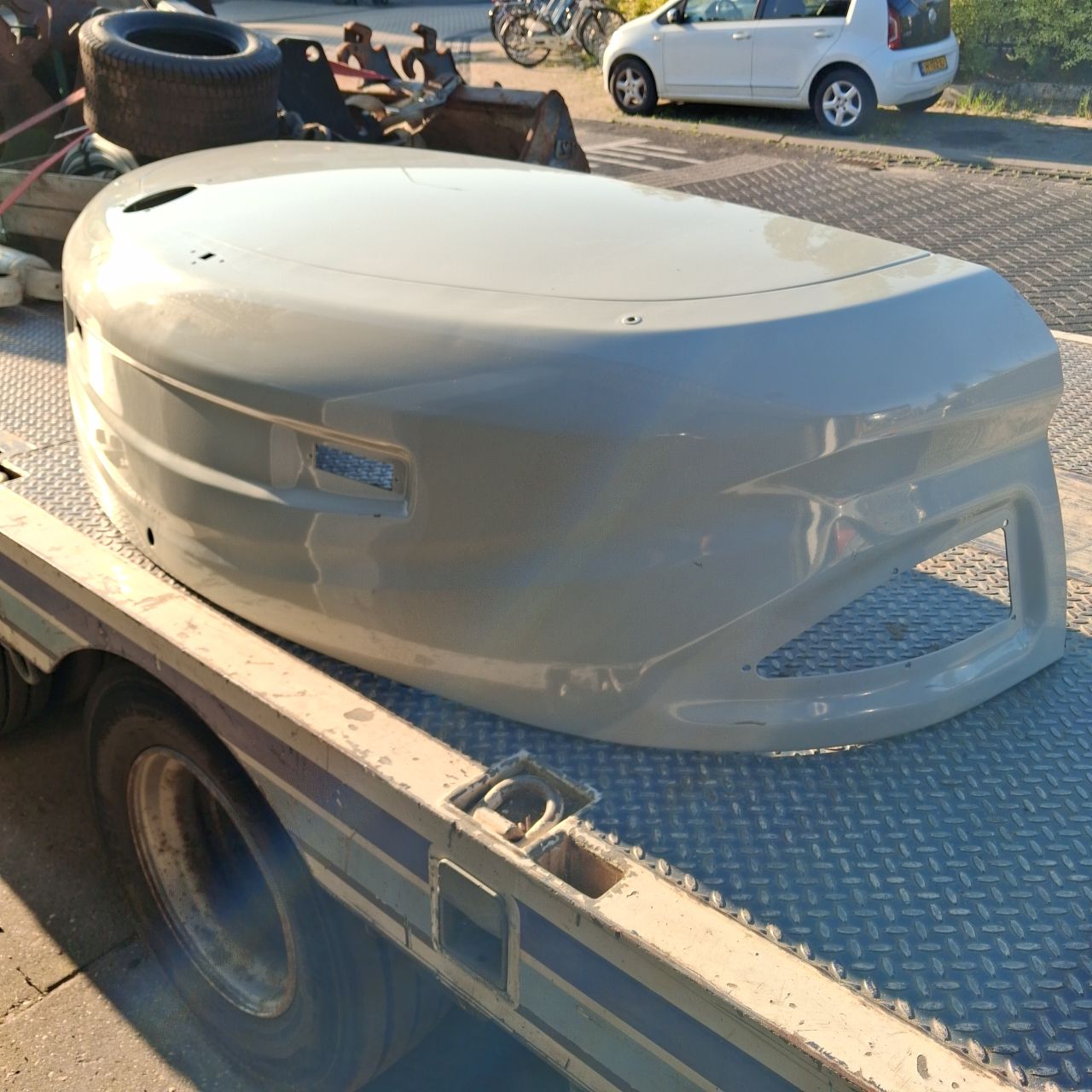 Diverse Motorkappen Takeuchi en Zijschild.