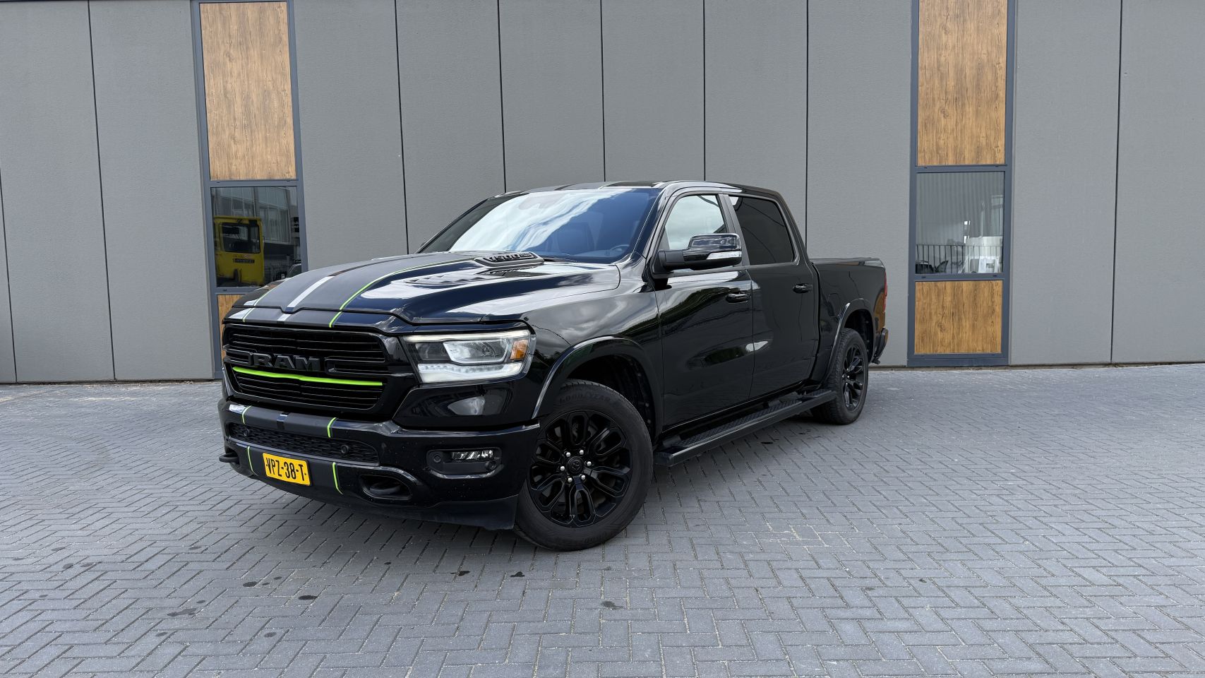 Dodge Ram 1500 2022 ( Night Edition) lease/ koop/ inruil