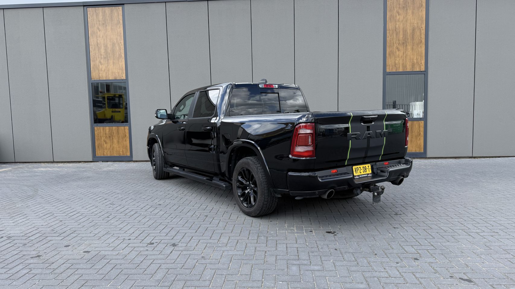 Dodge Ram 1500 2022 ( Night Edition) lease/ koop/ inruil