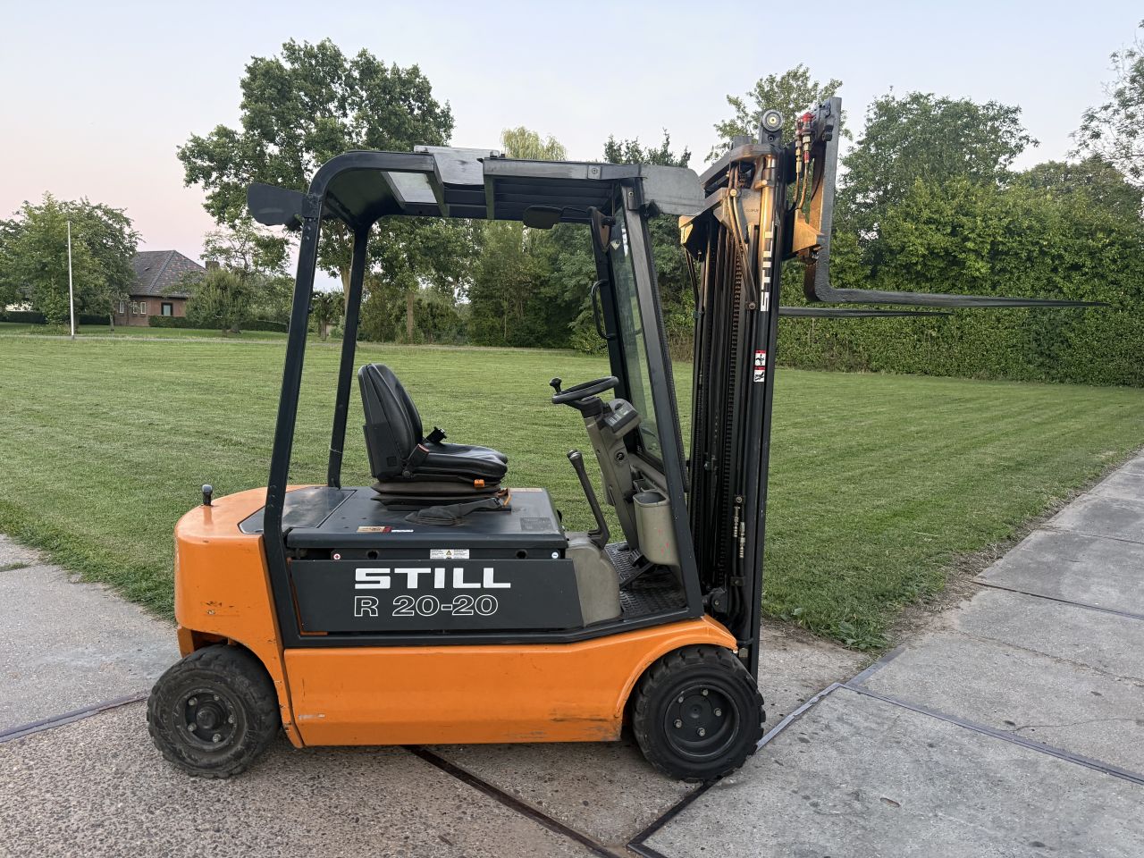 Still 2 tonner elektrisch triplo 4.5M freelift Sideshift